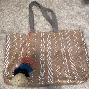 Adorable tribal print tasseled beach bag!!